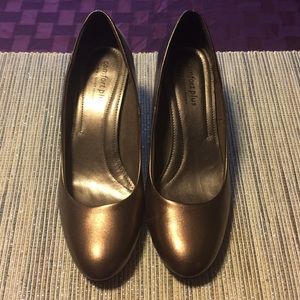 Bronze Rounded Toe 11 (US) Heels